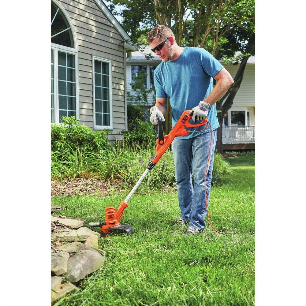 BLACK+DECKER BESTA510 120V 6.5 Amp AFS 14 in. Corded String Trimmer/Edger 6 BLACK+DECKER BESTA510 120V 6.5 Amp AFS 14 in. Corded String Trimmer/Edger - Image 6