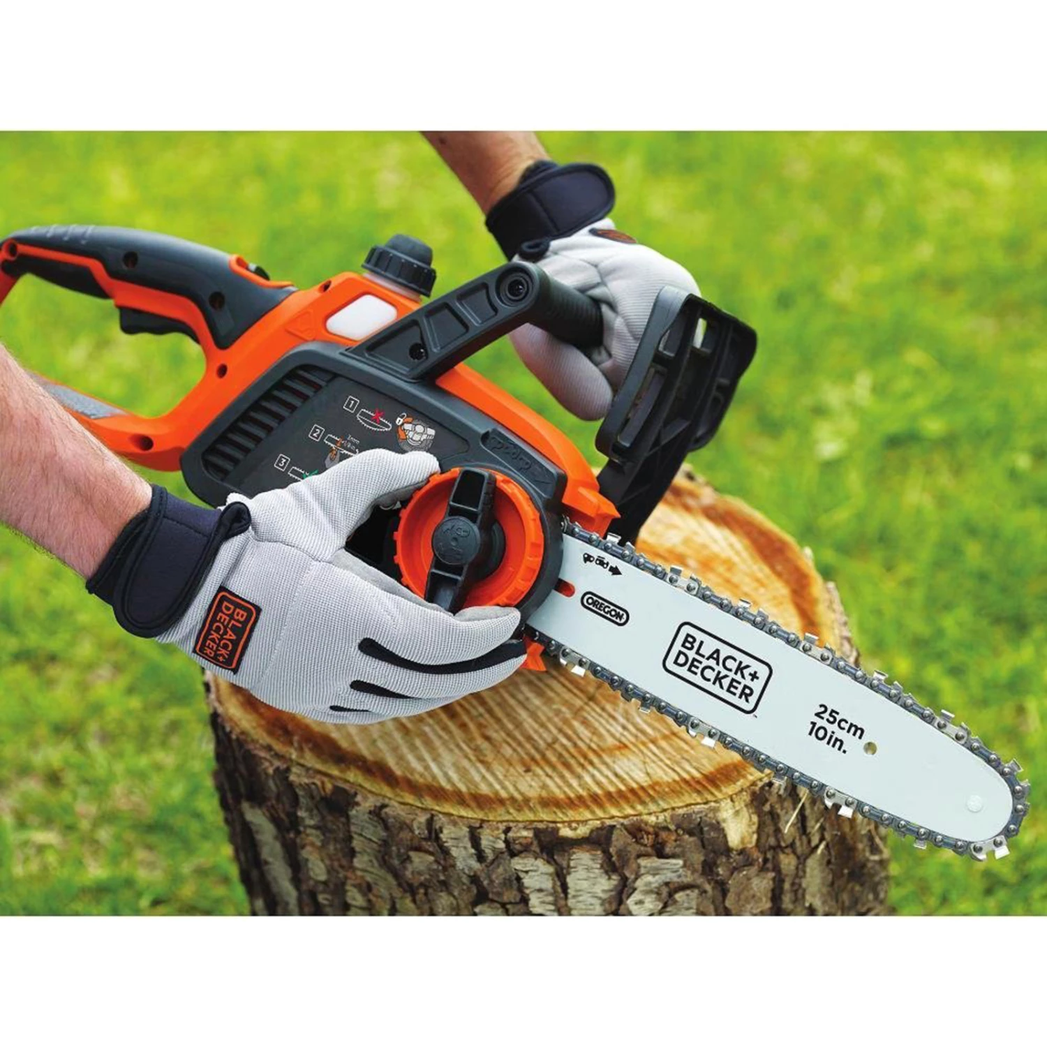 BLACK+DECKER LCS1020B 20V MAX 10" Lithium-Ion Cordless Chainsaw 3 BLACK+DECKER LCS1020B 20V MAX 10" Lithium-Ion Cordless Chainsaw - Image 3